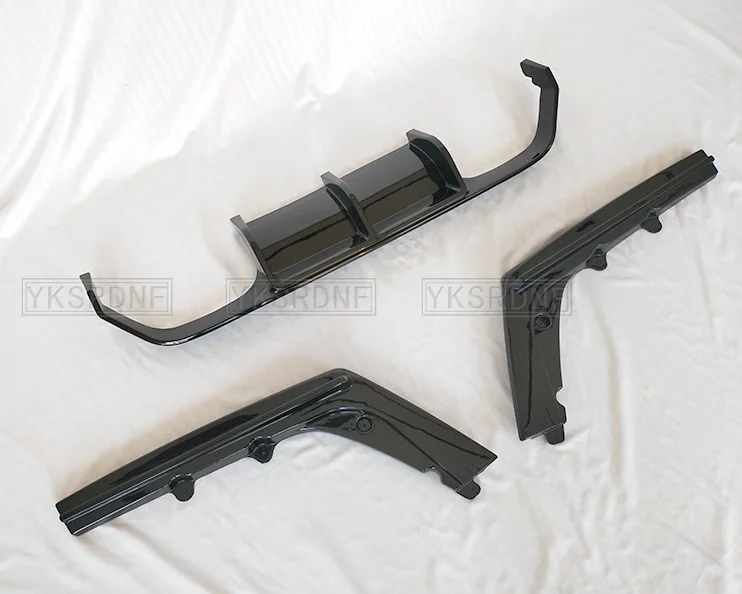 Kit splitter trasero fibra carbono BMW M3 F80 M4 F82 F83 - imagen 4