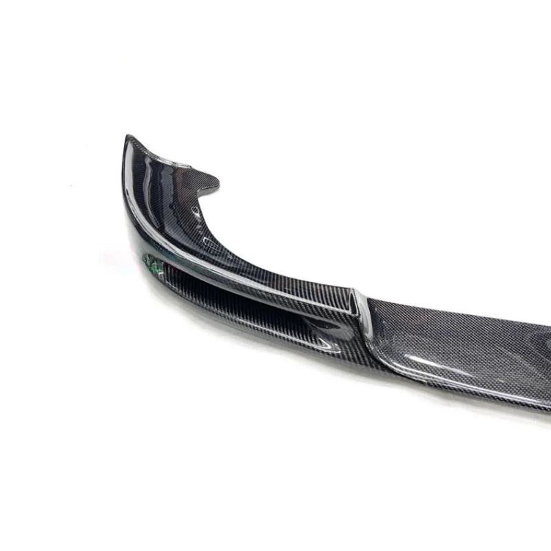 Labio frontal de carbono estilo V – Mercedes CLS63 AMG W218 2012-2015 - imagen 5