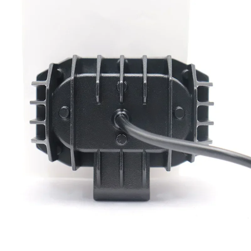 Foco LED de trabajo ovalado para coche, moto y todoterreno - imagen 5