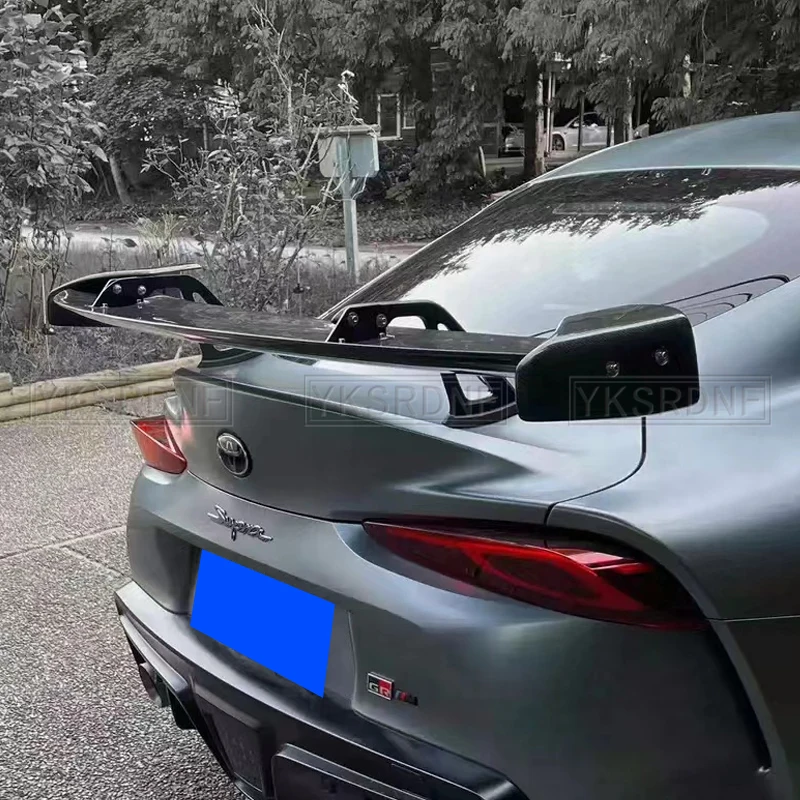 Alerón trasero fibra de carbono negro brillante Toyota Supra A90/A91 - imagen 3