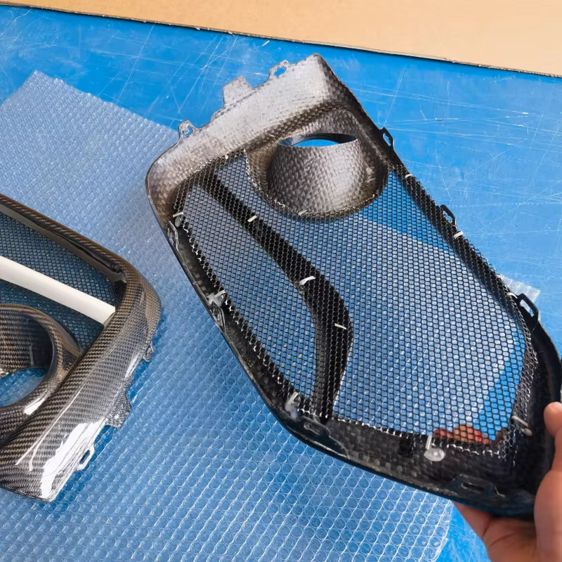 Tapa antiniebla de fibra de carbono para Honda Civic FK7 - imagen 4