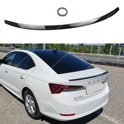 Alerón trasero estilo P negro brillante para Skoda Octavia Mk4