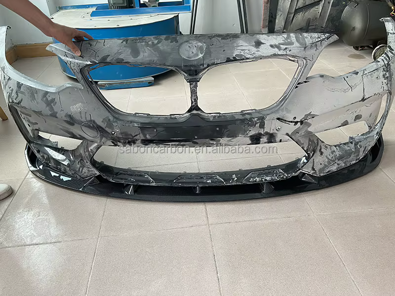 Detalle del acabado del labio delantero
