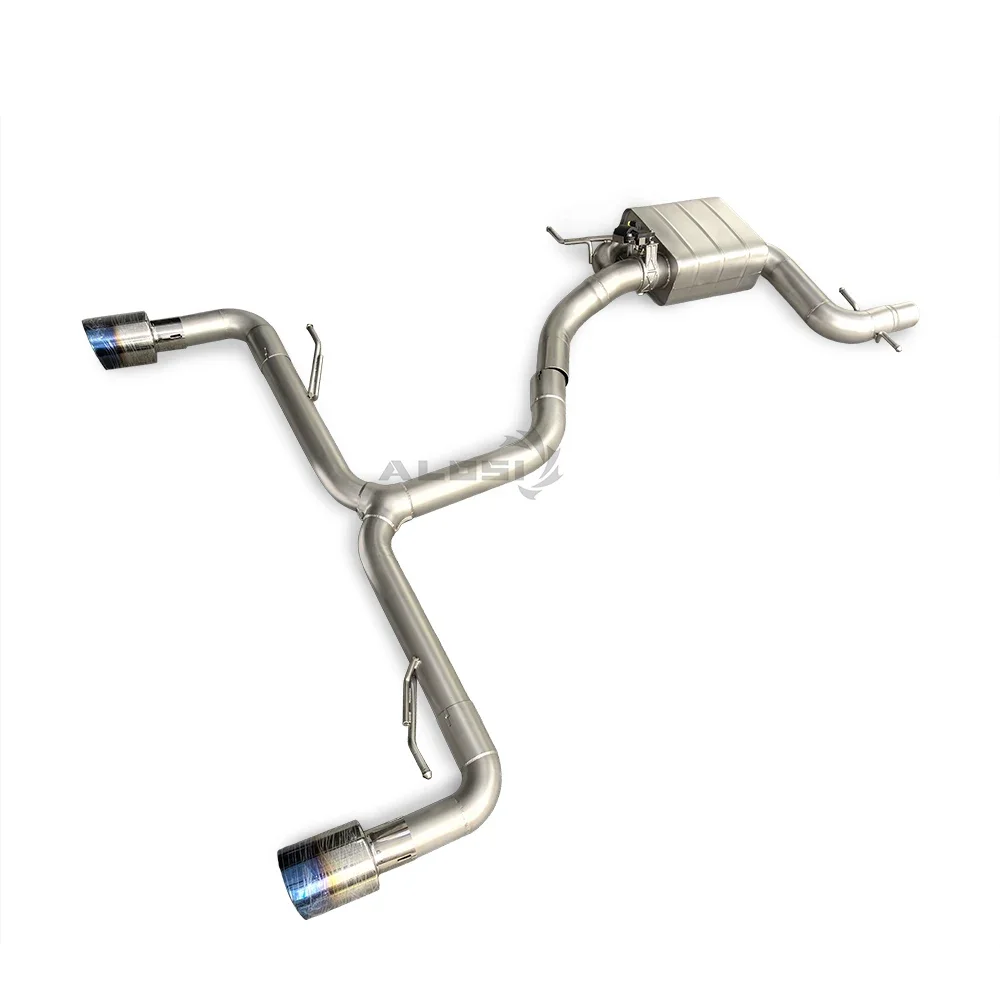 Detalle del sistema de escape trasero para Golf R MK7