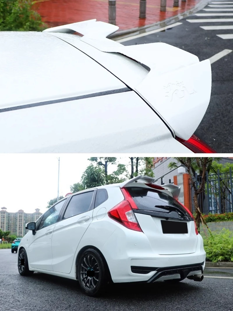 Alerón trasero con lámpara sin pintar Honda Fit Jazz GK5 - imagen 4