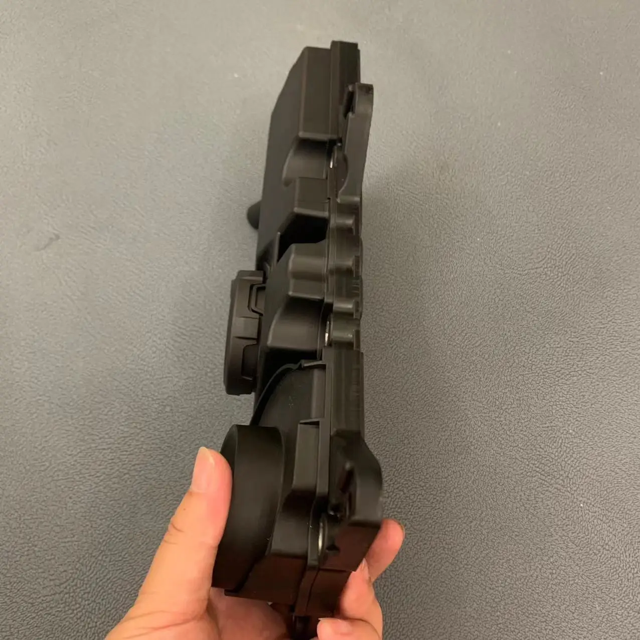 Cubierta separadora de válvula de escape para aplicaciones Volvo indicadas