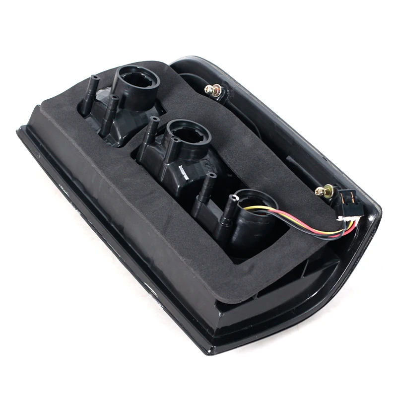Luz trasera ABS Nissan Patrol Y61 1997-2004 - imagen 5