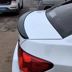 Alerón de tapa del maletero Chevrolet Cruze carbono negro