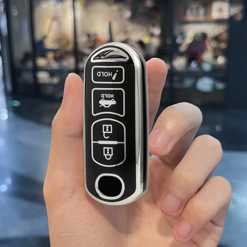 Funda TPU en uso diario con llavero