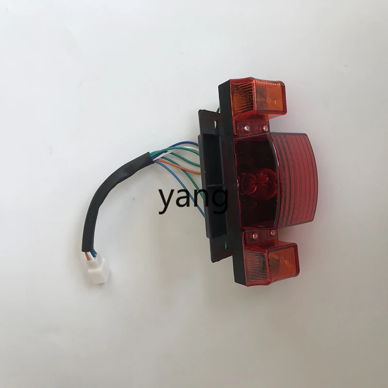 Piloto trasero LED ciclomotor 50cc – Luz freno y posición - imagen 4