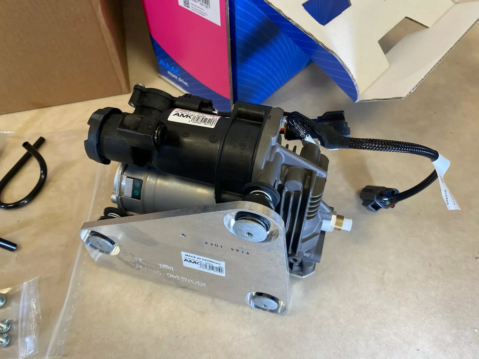 LR078650 AMK bomba compresor suspensión neumática EAS Land Rover LR3 LR4 - imagen 3