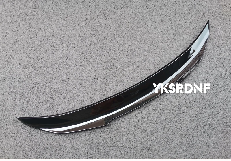 Alerón elevado de maletero para proyecto de tuning en Infiniti Q50
