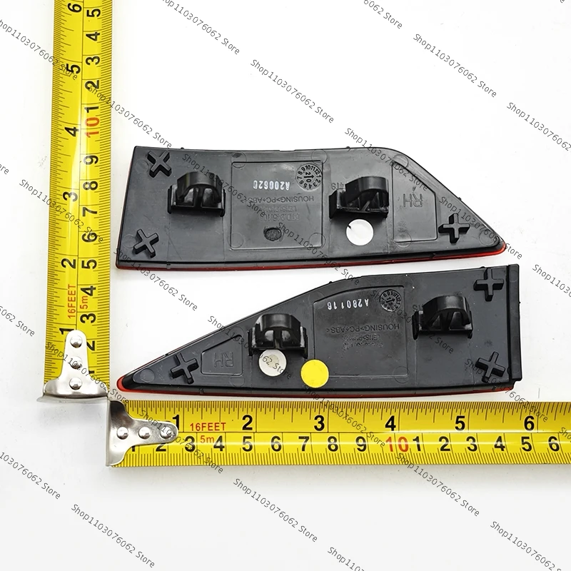 VW Touran L 2016-2018 Reflector de parachoques trasero – luz de freno - imagen 2
