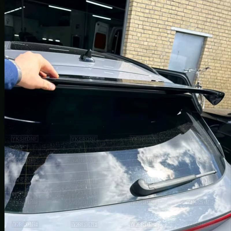 Detalle de la extensión del alerón trasero
