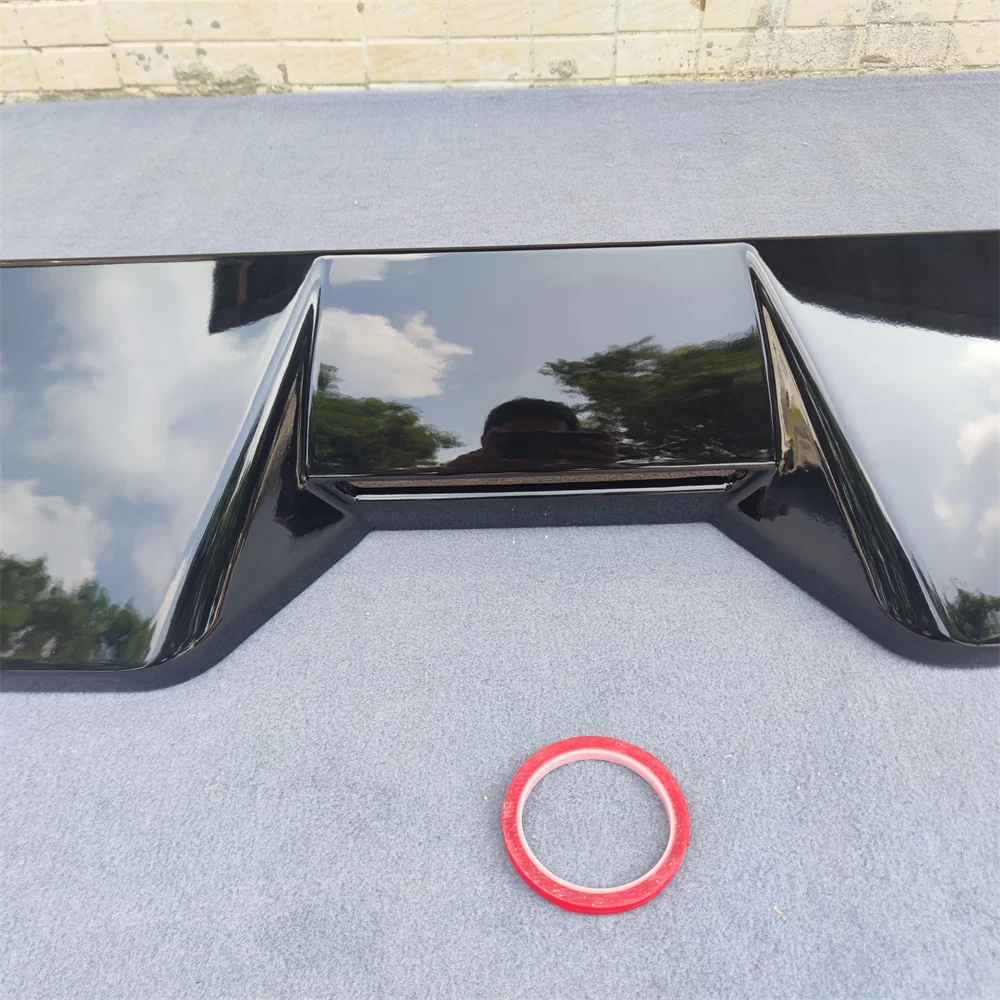 Detalle del acabado del alerón para Land Rover Defender