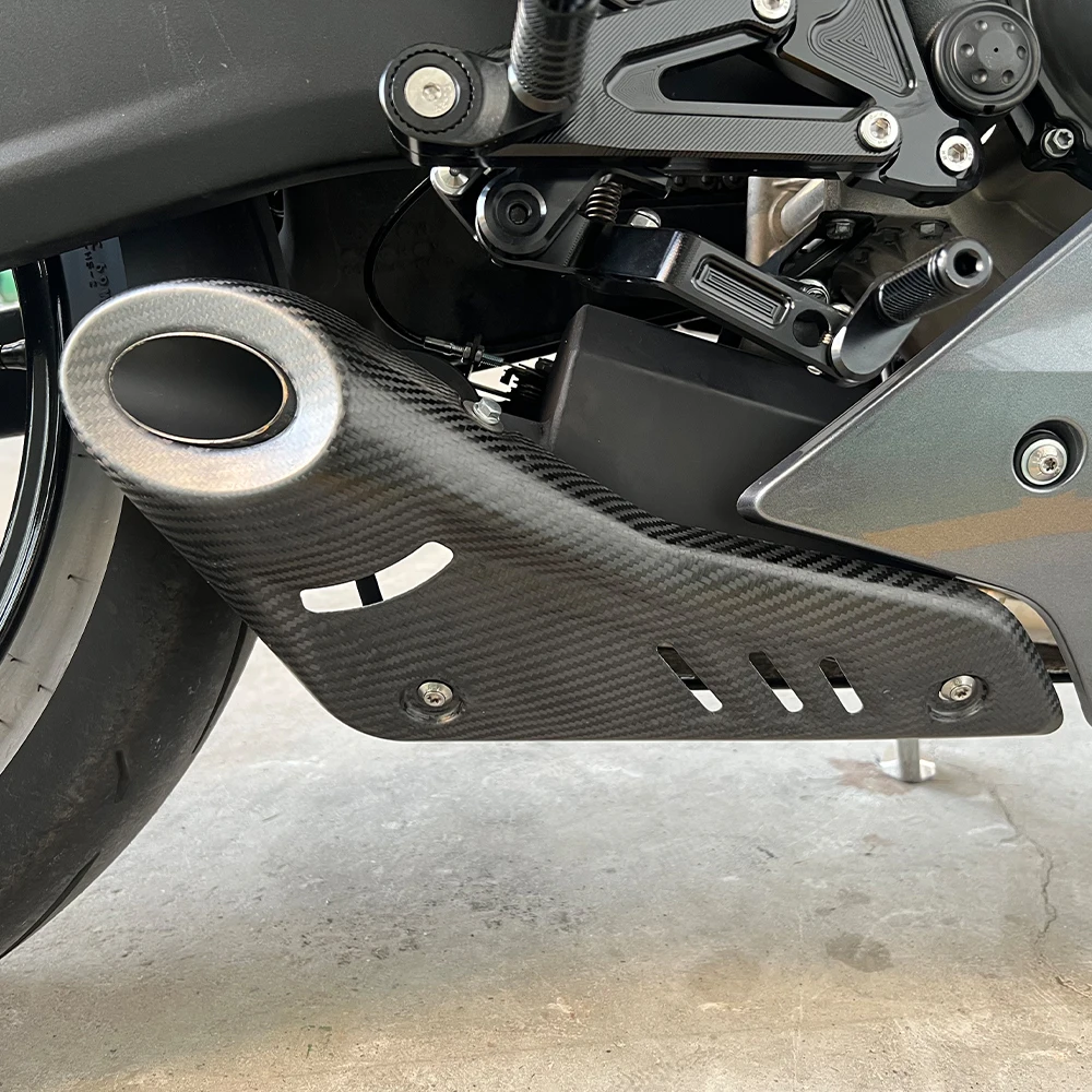 KOVE 450RR cubre escape térmico de fibra de carbono original - imagen 5