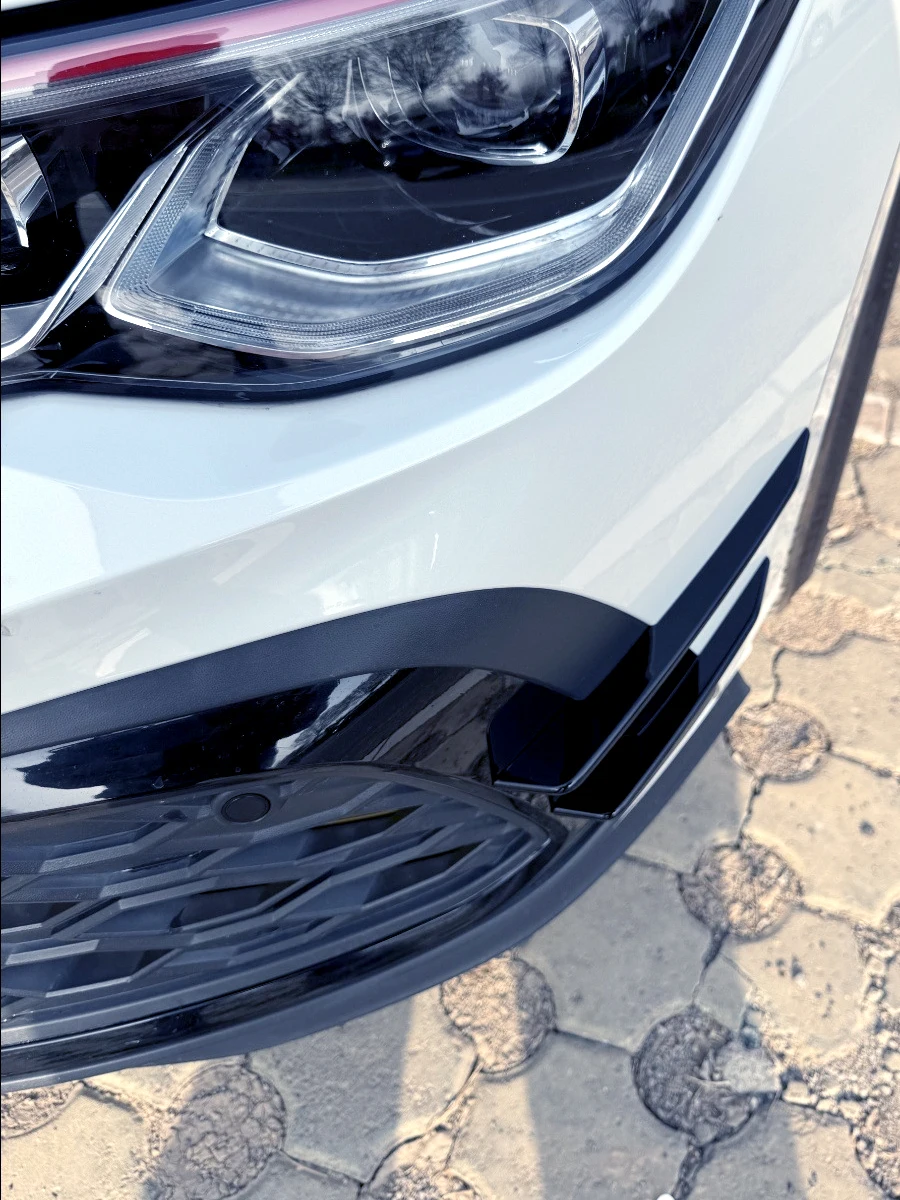 Embellecedor antiniebla negro para Volkswagen Golf VIII GTI/R-Line - imagen 2