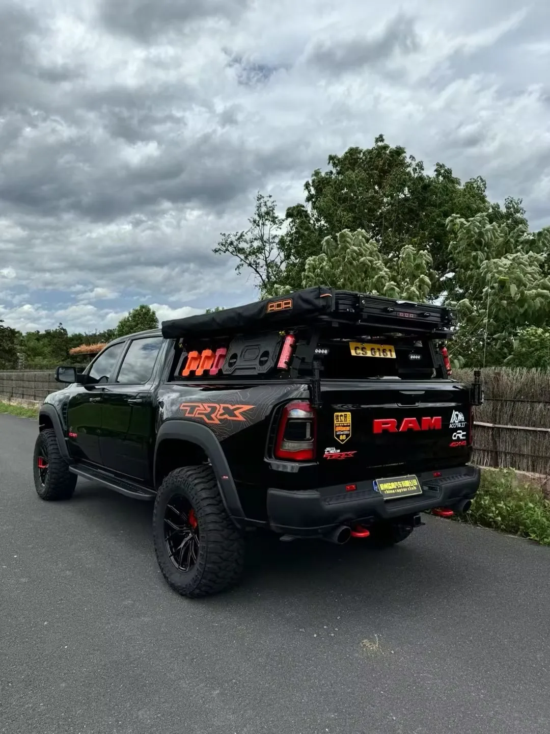 Barra antivuelco de aluminio para camioneta 4x4 con sistema de carga - imagen 2