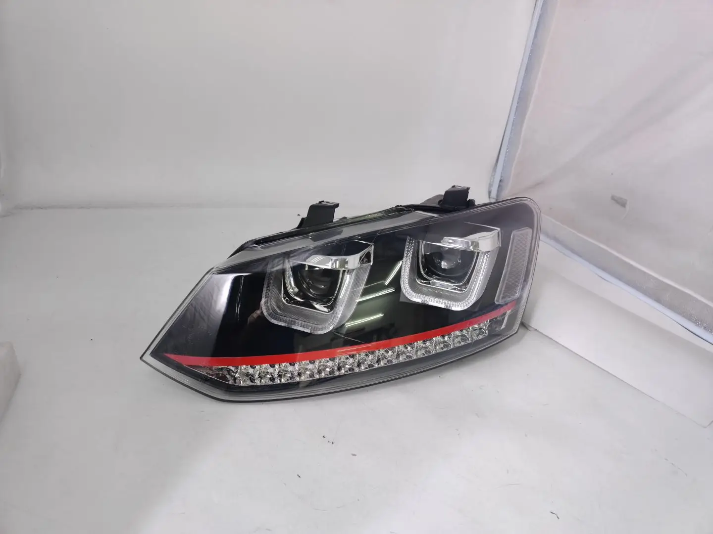 Faros LED estilo U Red Line VW Polo Mk5 Vento Cross Polo 2010-2014 - imagen 4