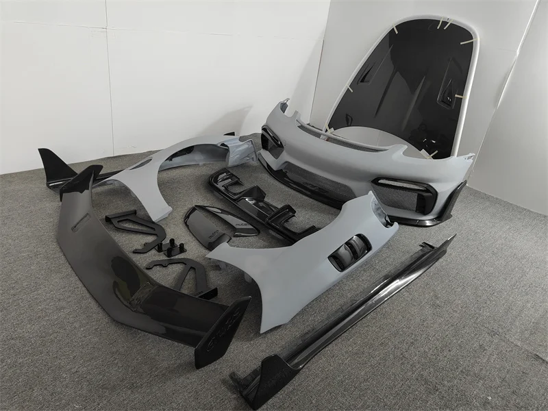Guardabarros delantero de carbono para Porsche 718