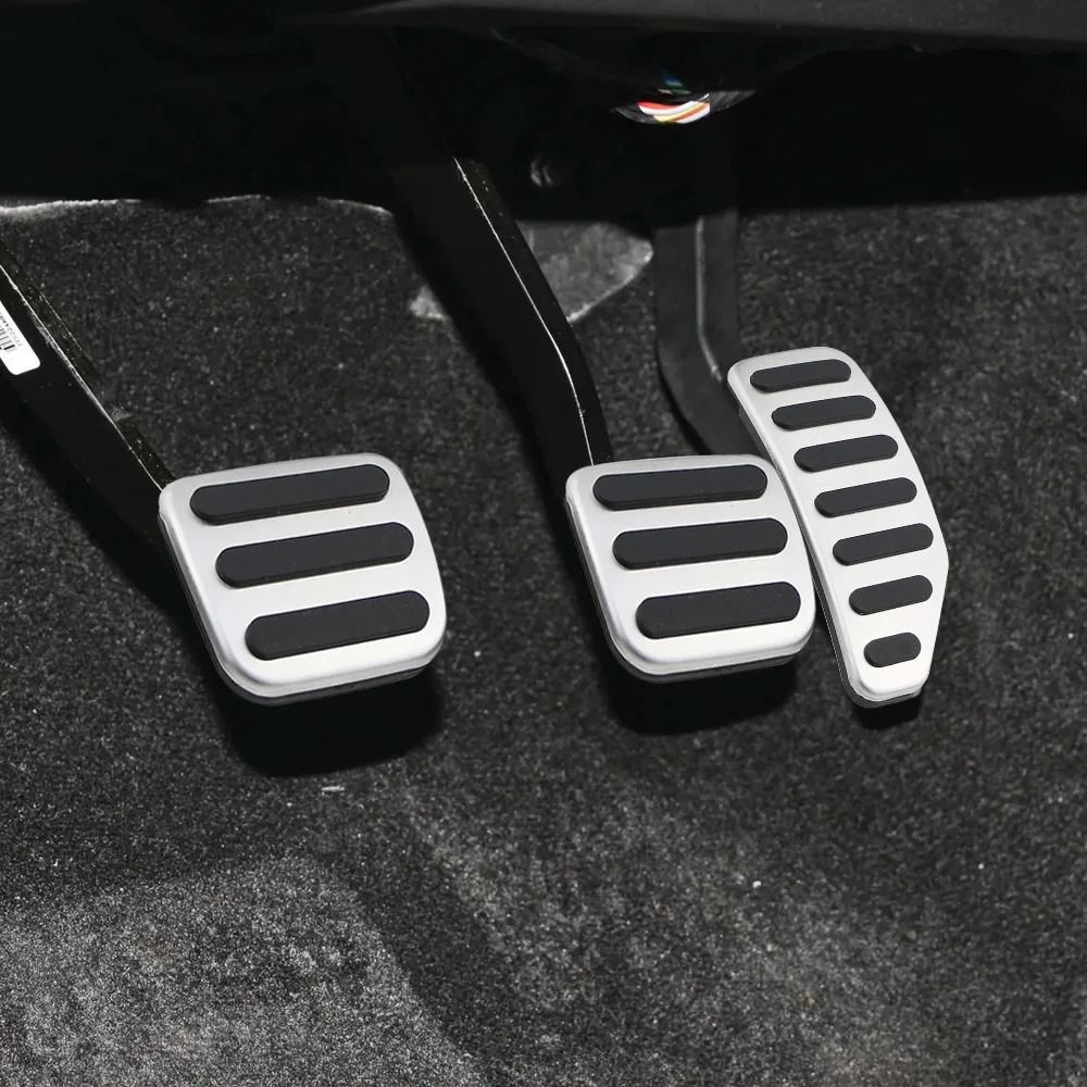 Pedalera de acero inoxidable para Isuzu D-Max 2017-2024 - imagen 3