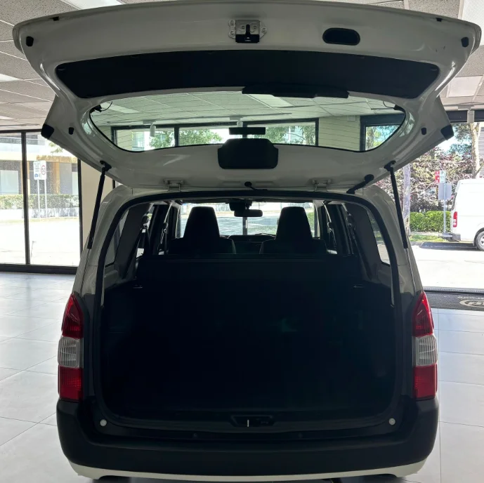 Amortiguador puerta trasera Toyota Probox Succeed XP160 2014-2025 - imagen 2