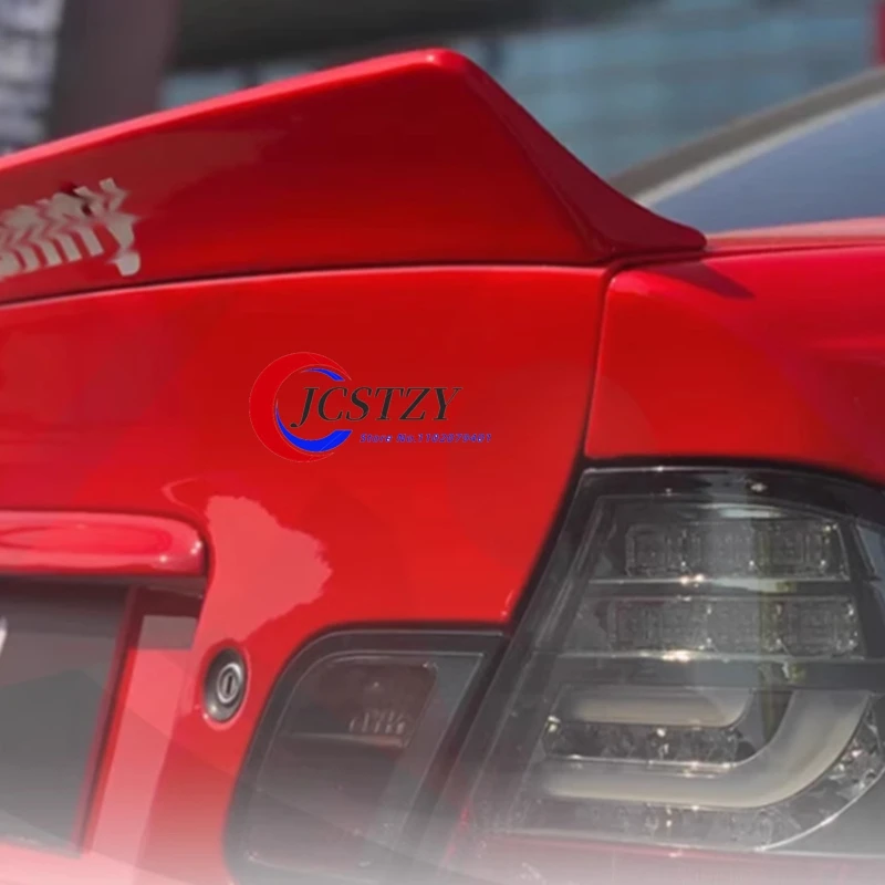 Detalle del perfil del alerón ducktail en BMW E46