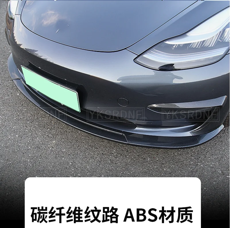 Alerón delantero de ABS de tres etapas instalado en un Tesla Model 3