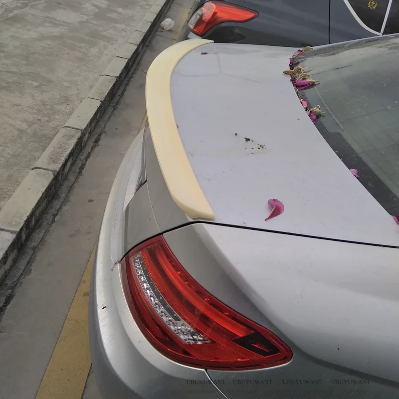 Alerón Mercedes Clase C C180 vista trasera
