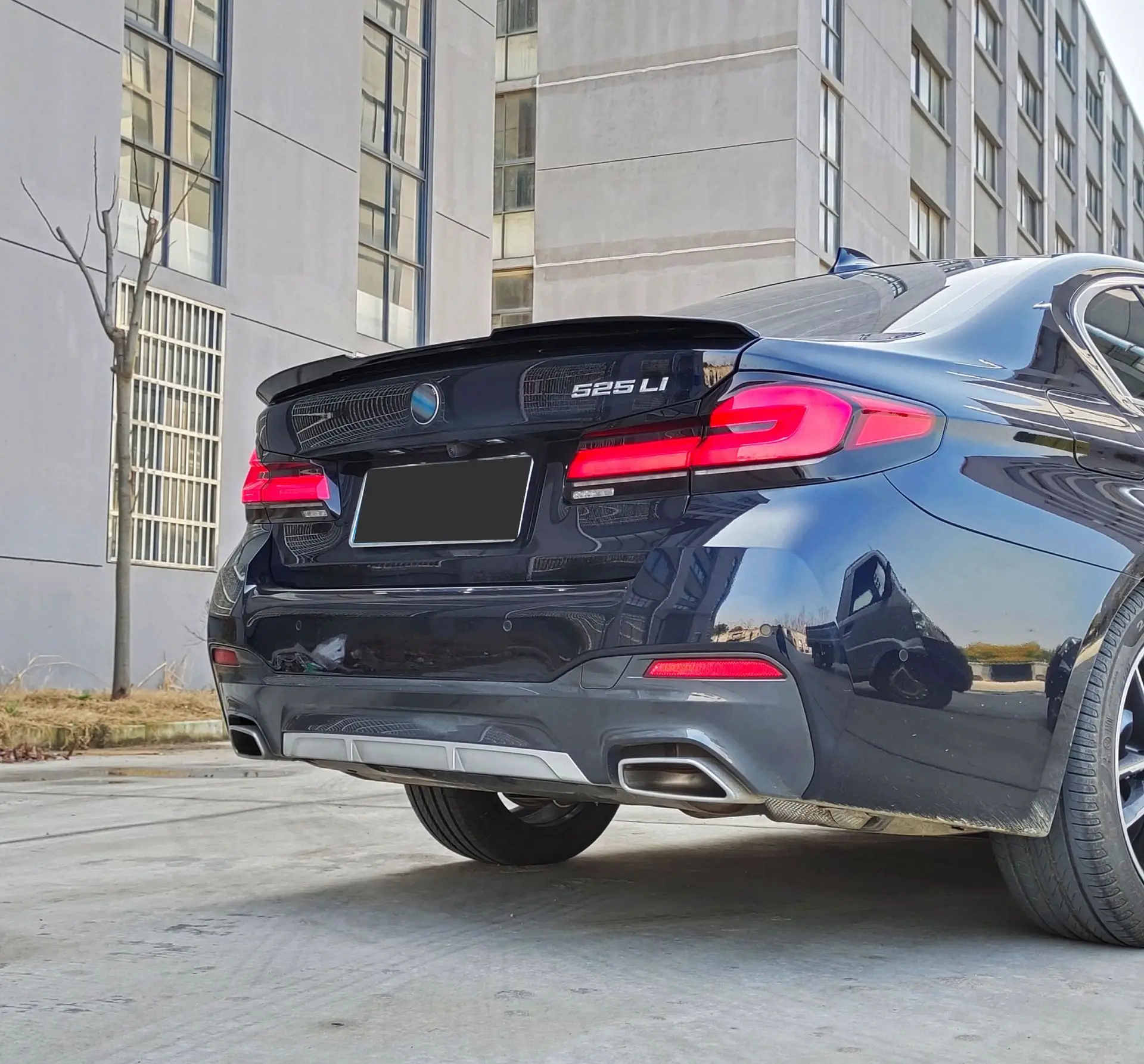 Para BMW 5 Series 2021 + años G30 G38 parachoques delantero de coche kit de carrocería de cola de barbilla cola de hoja M patrón de marca de agua negro mate brillante - imagen 2