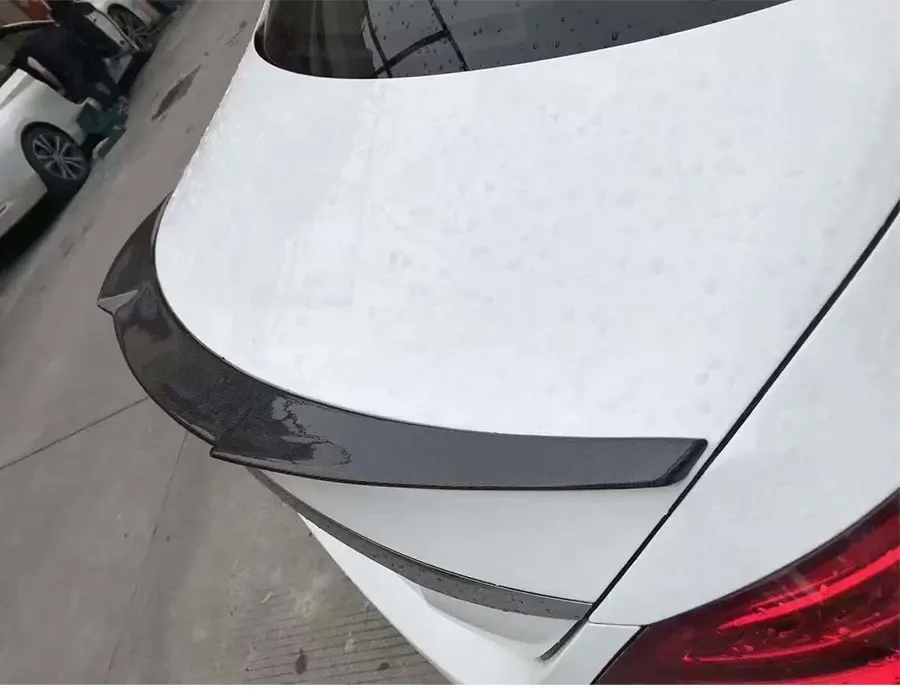 Detalle del acabado mate en piezas para alerón trasero