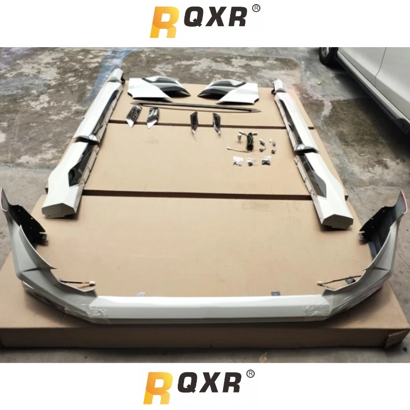 Kit carrocería Toyota RAV4 2020-2023 con faldones y labio sin pintar