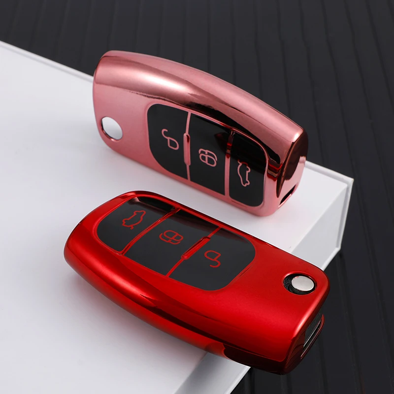 Funda de TPU colocada en una llave plegable