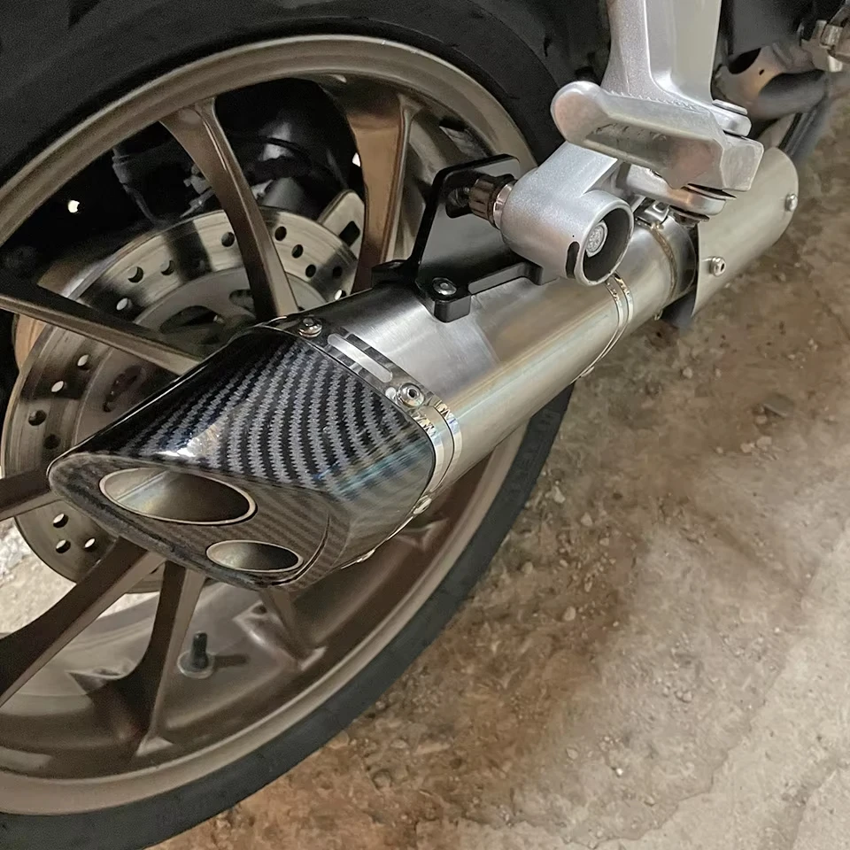 Detalle del acabado en fibra de carbono