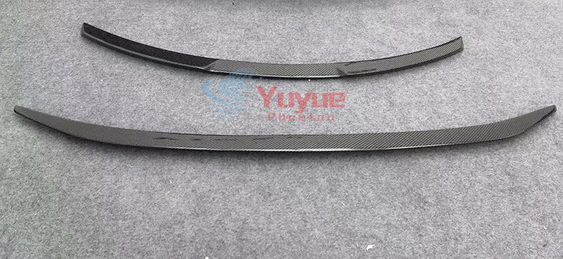 Detalle del acabado en fibra de carbono del alerón