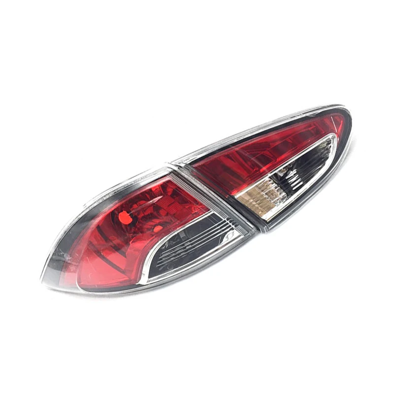 Mazda 2 2008-2012: Luz trasera con freno y alerta - imagen 3