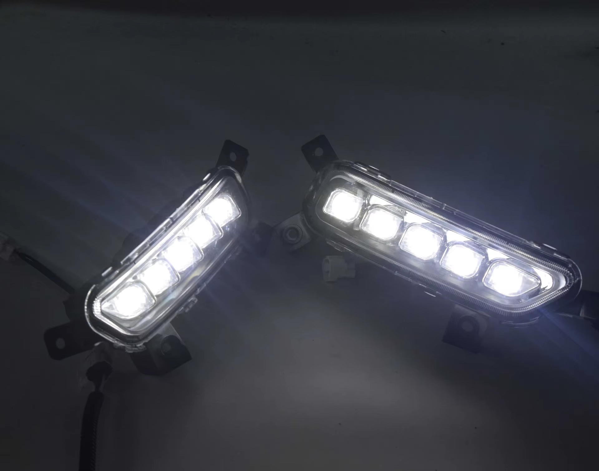 Luces LED DRL instaladas en Baojun 730