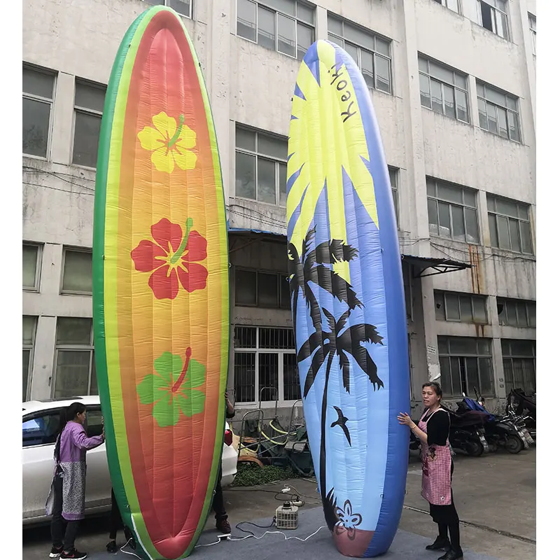 Tabla de surf inflable gigante con modelo de remo de luz LED para publicidad