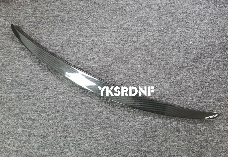 Opción pintada en negro del alerón AKSHIRN