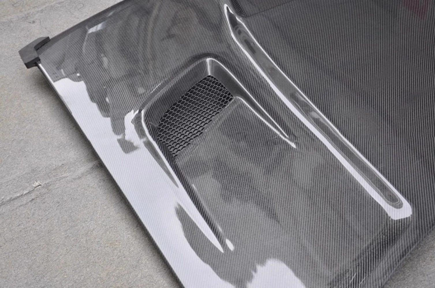 Capó de fibra de carbono para Dodge Challenger 2017-2020 - imagen 5