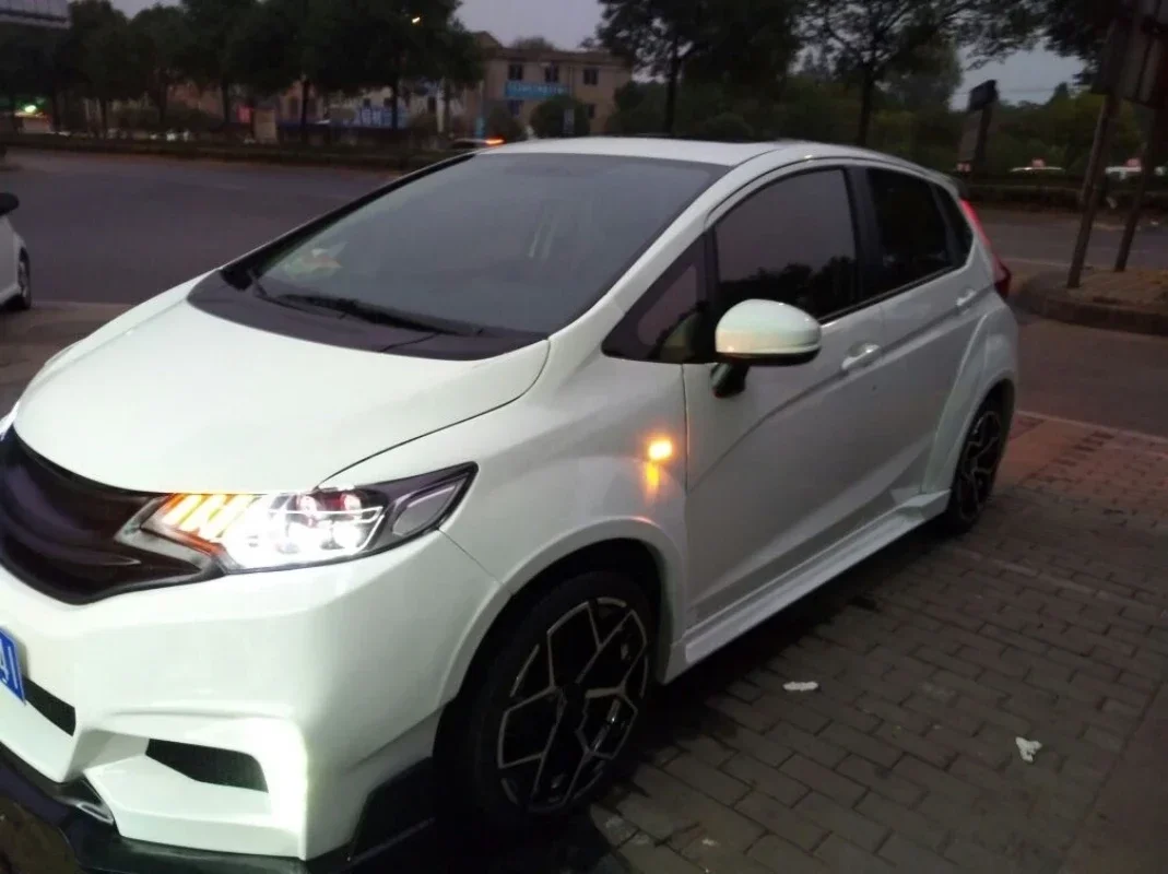Kit de carrocería Honda Fit/Jazz 2014-2020 – paragolpes y faldones - imagen 4