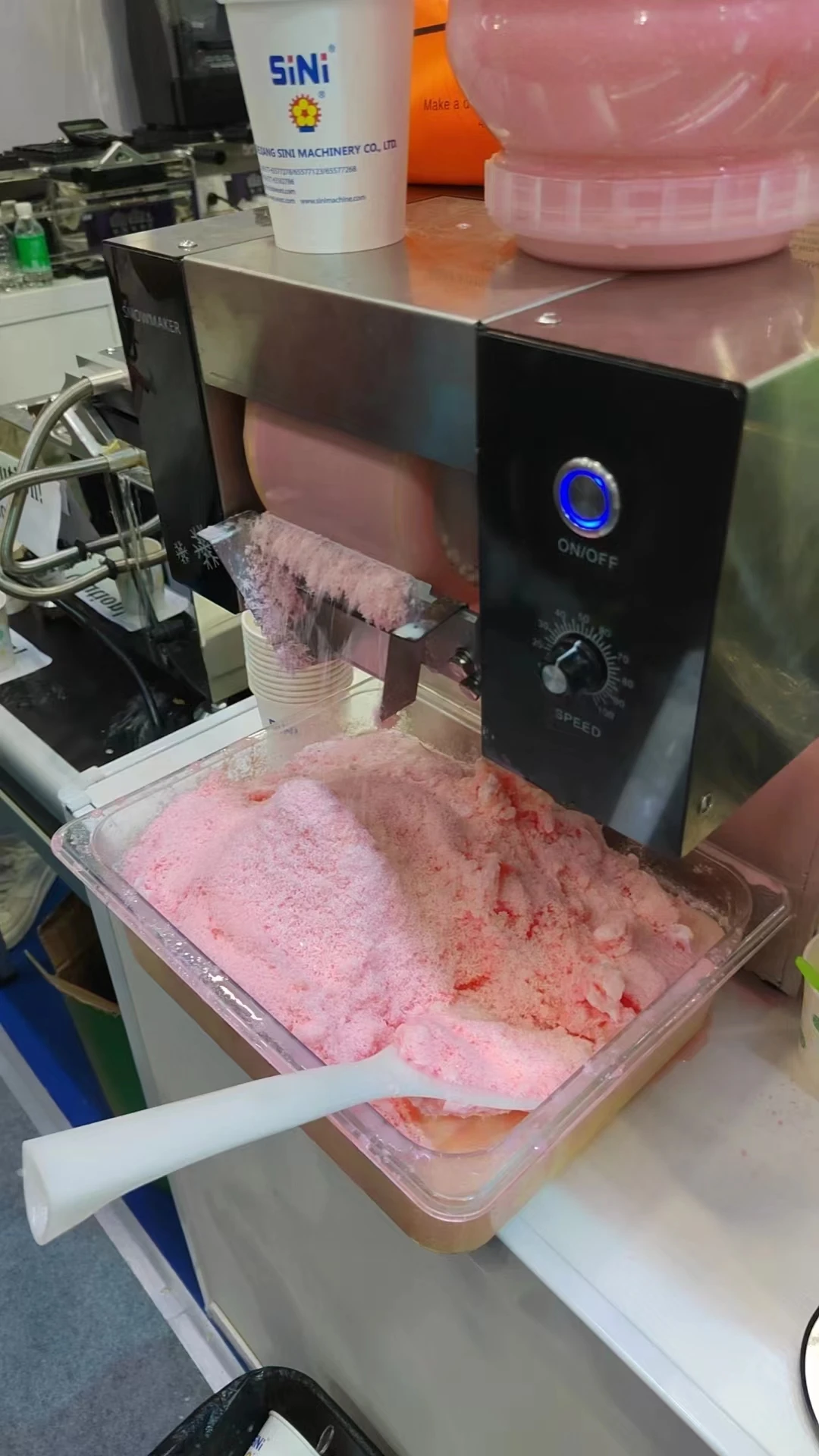 Máquina de hielo raspado automática para crema y granizado líquidos - imagen 3