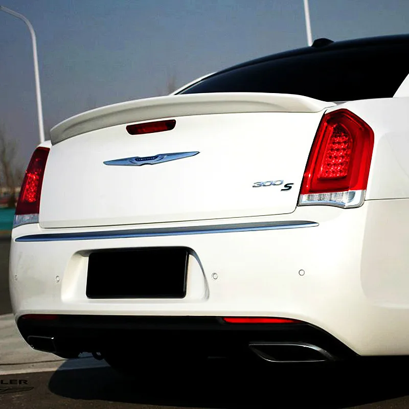 Alerón cola de pato carbono blanco y negro – Chrysler 300 300C 300S - imagen 2