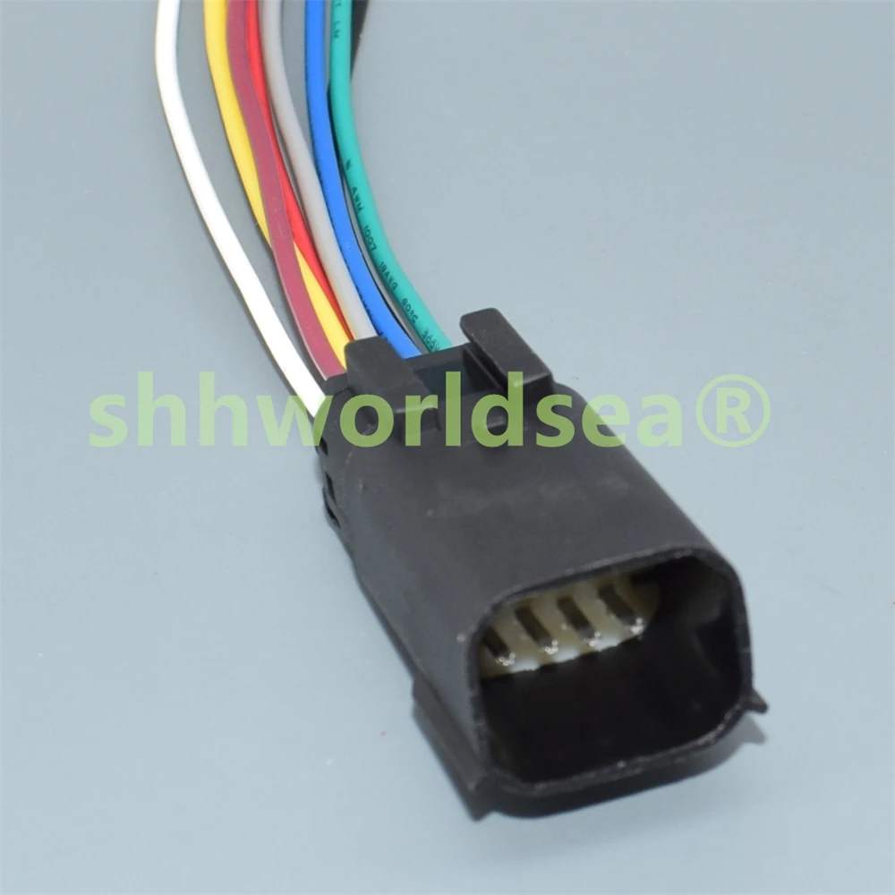 Detalle del conector eléctrico de 8 pines