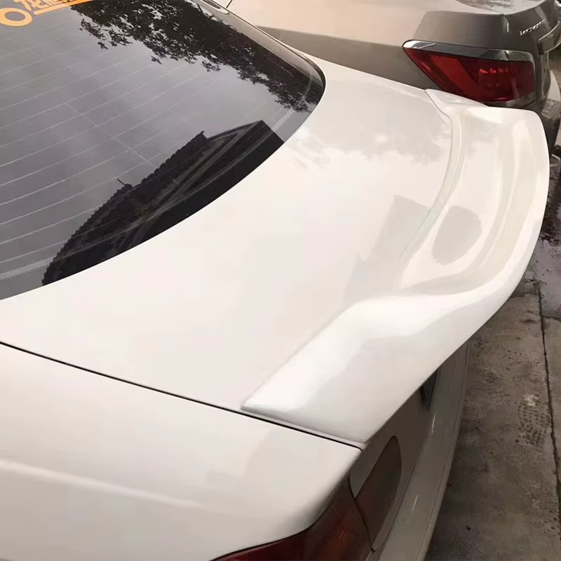 Alerón trasero cola de pato FRP – BMW Serie 3 E46 Berlina - imagen 5