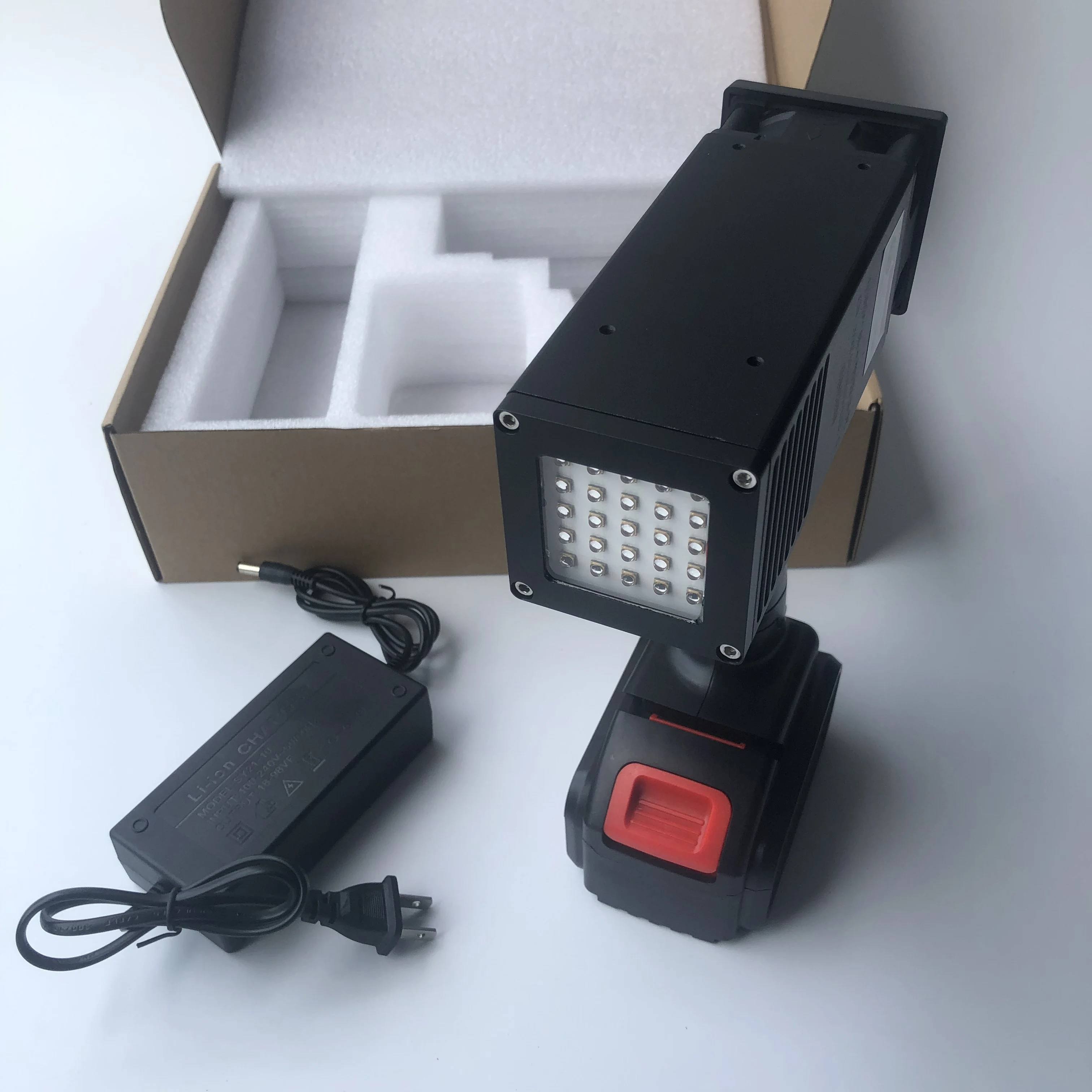 Lámpara UV LED recargable para detectar fallos de pintura de coche - imagen 4