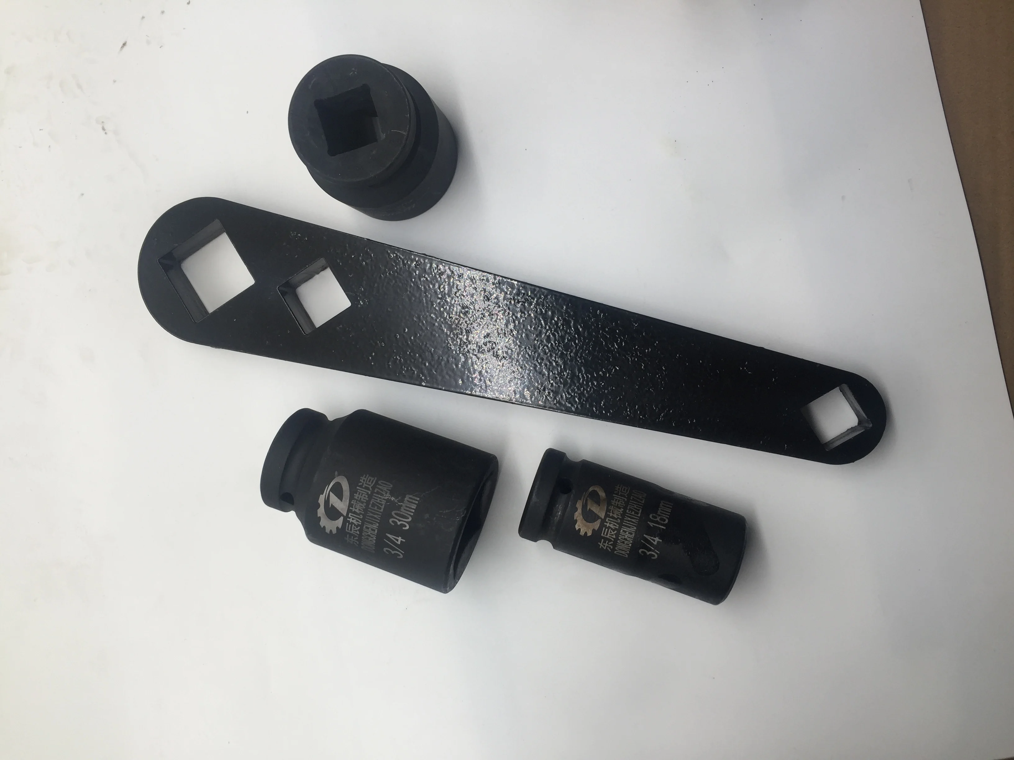 Llave de drenaje de aceite con enfoque en uso