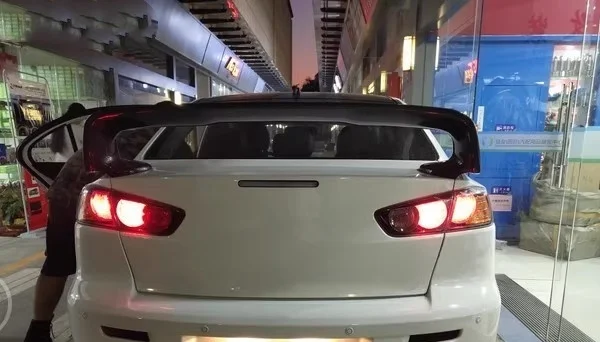 Alerón trasero de fibra de carbono para Mitsubishi Lancer EX 2014-2021 - imagen 5