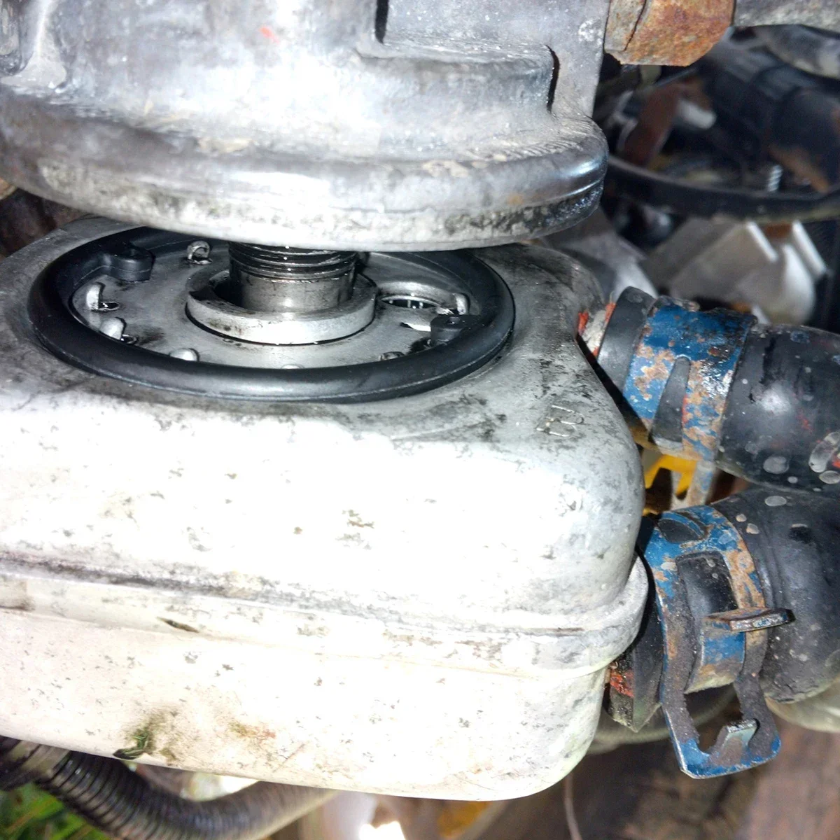 038117070 Reemplazo de 2 uds para VW Golf MK2 3 4 5 6, filtro enfriador de aceite de motor, carcasa de sellado, intercambiador de calor, junta tórica, junta de goma superior - imagen 5