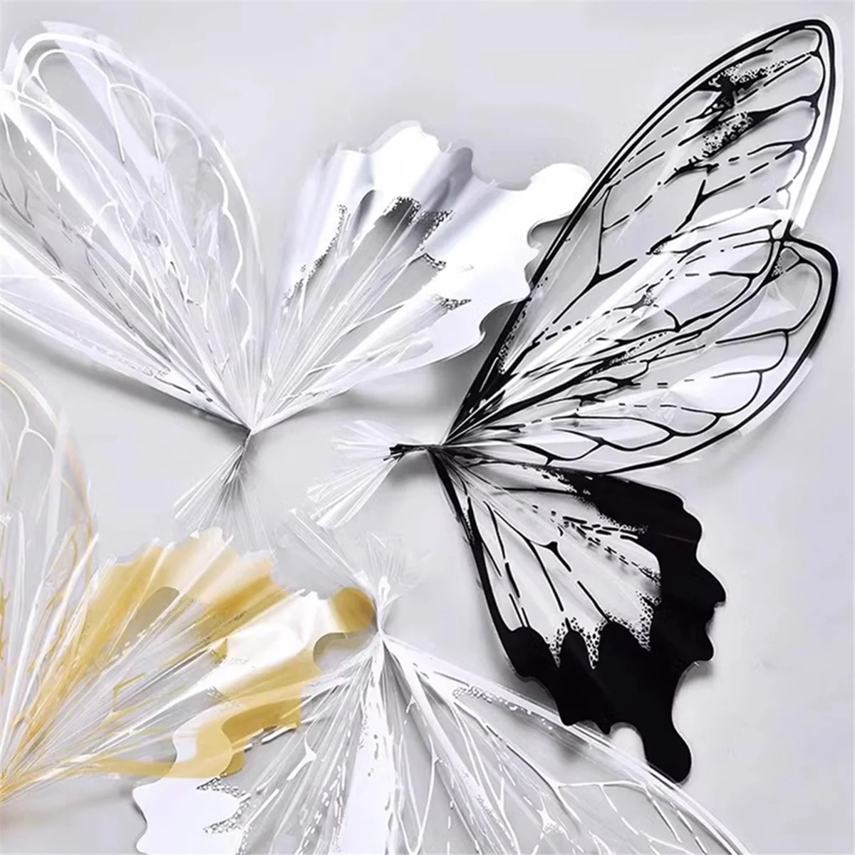 Papel regalo impermeable forma mariposa para ramo flores blanco y negro - imagen 2
